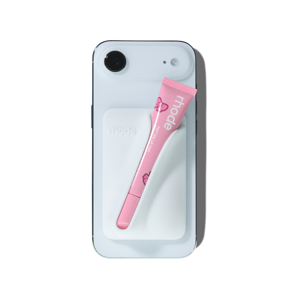 white-snap-on-lip-case-with-scented-pept
